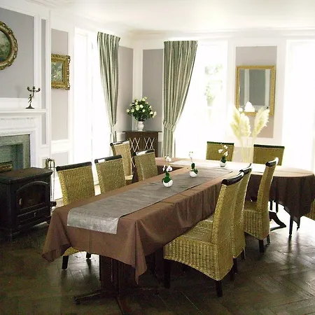 Chateau De La Garenne Bed and Breakfast *